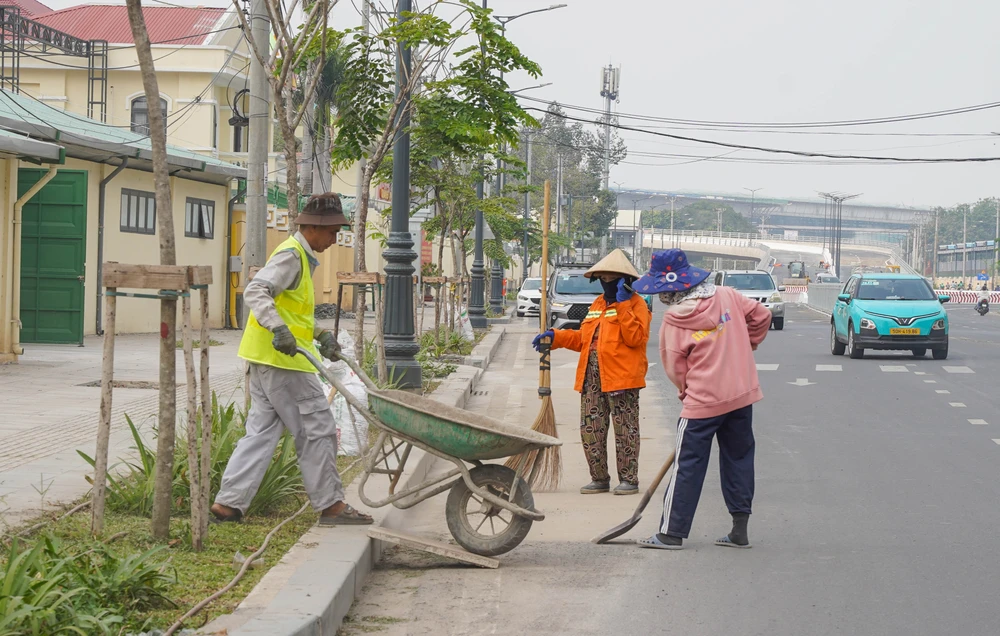 Diện mạo tuyến đường Trần Quốc Hoàng nối sân bay Tân Sơn Nhất trước ngày thông xe