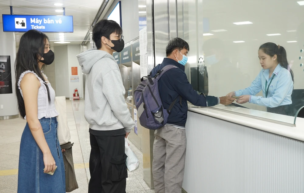 Tuyến Metro Bến Thành - Suối Tiên thu phí, người dân được thanh toán linh hoạt, di chuyển nhanh chóng