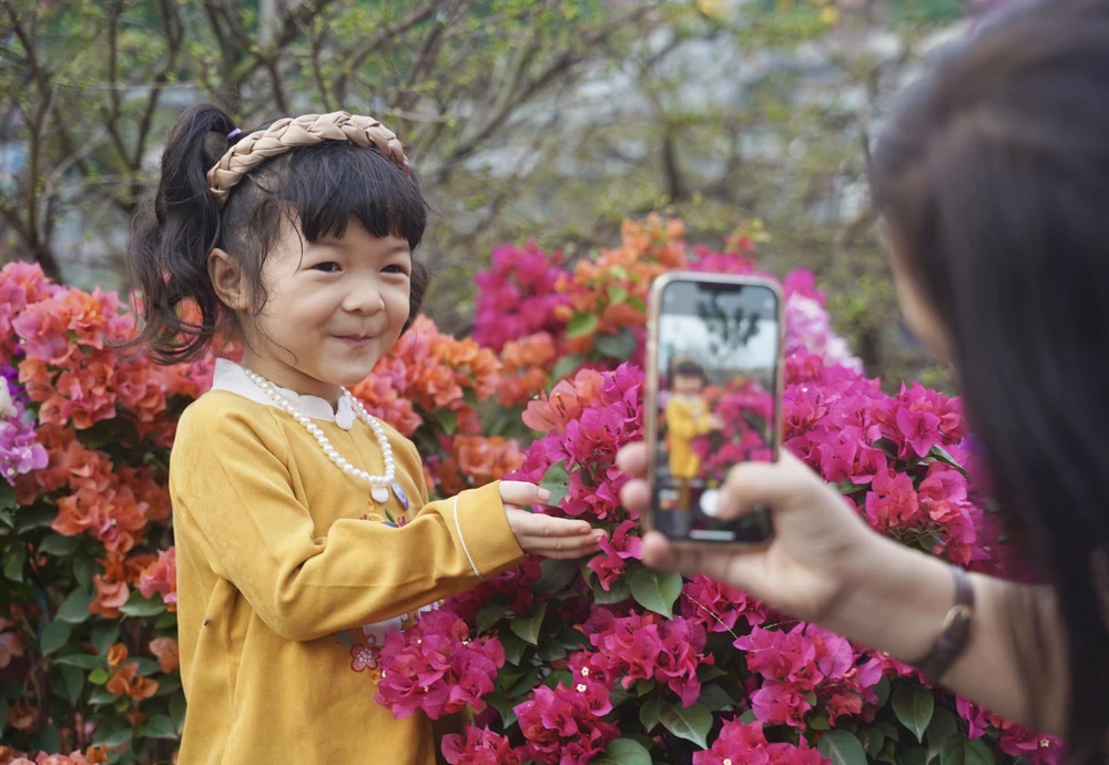 Tren-ben-duoi-thuyen (5).JPG