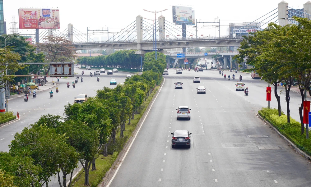 TP.HCM trong ngày đầu năm mới Tết Nguyên đán Ất Tỵ 2025