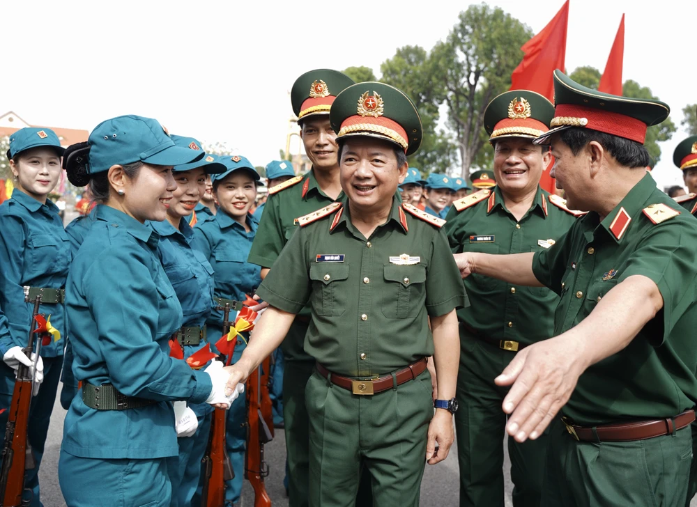 Hình ảnh lãnh đạo Bộ Quốc phòng, Quân khu 7, TP.HCM dự Lễ ra quân huấn luyện 2025