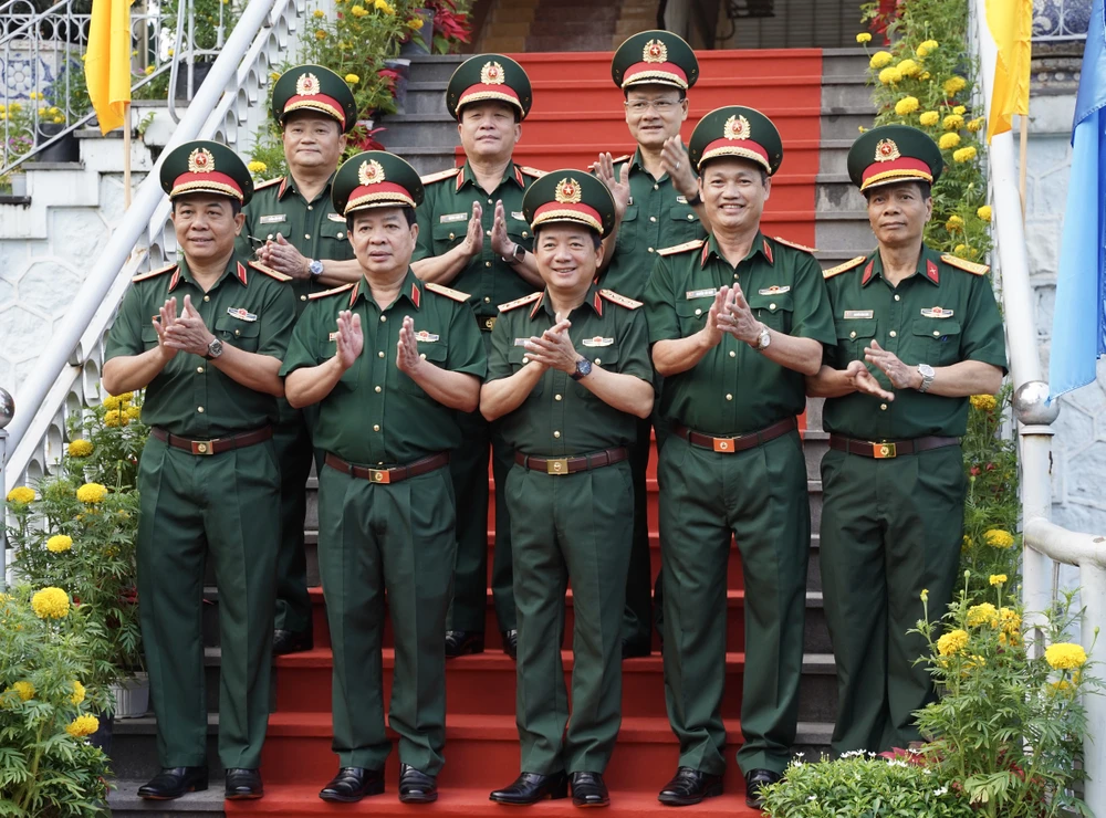 Hình ảnh lãnh đạo Bộ Quốc phòng, Quân khu 7, TP.HCM dự Lễ ra quân huấn luyện 2025