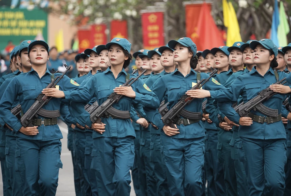 Hình ảnh lãnh đạo Bộ Quốc phòng, Quân khu 7, TP.HCM dự Lễ ra quân huấn luyện 2025