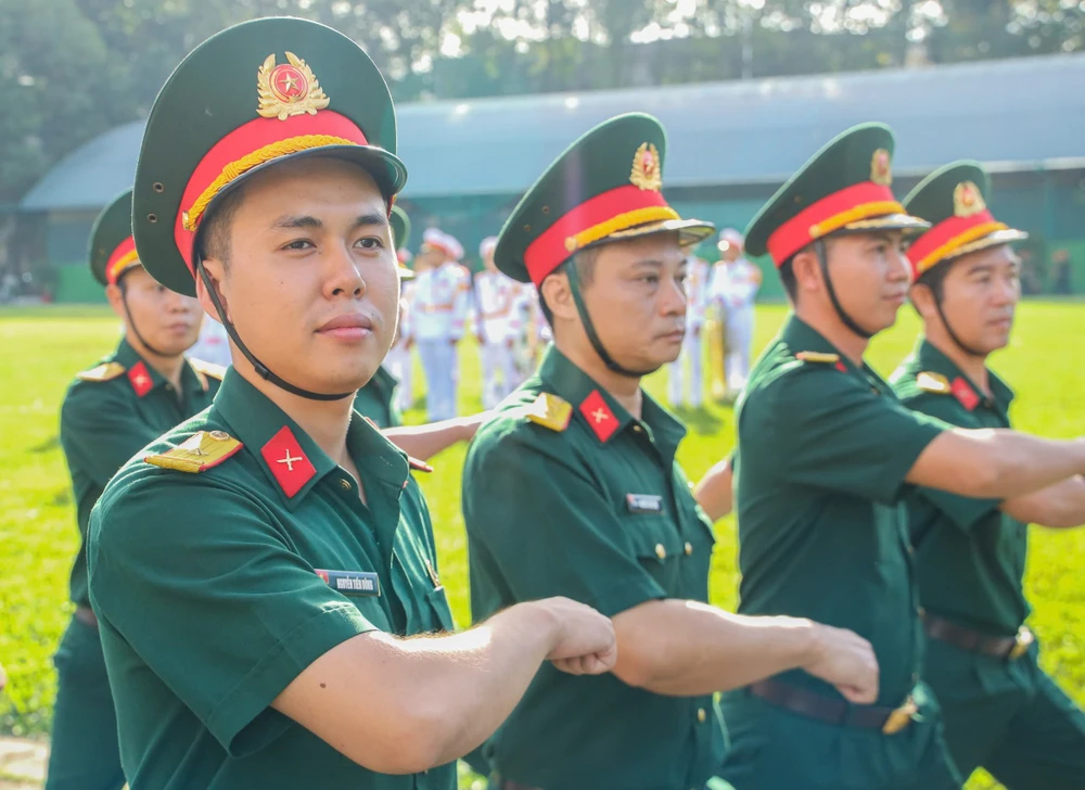 Cán bộ, chiến sĩ khối cơ quan Quân khu 7 ra quân huấn luyện năm 2025