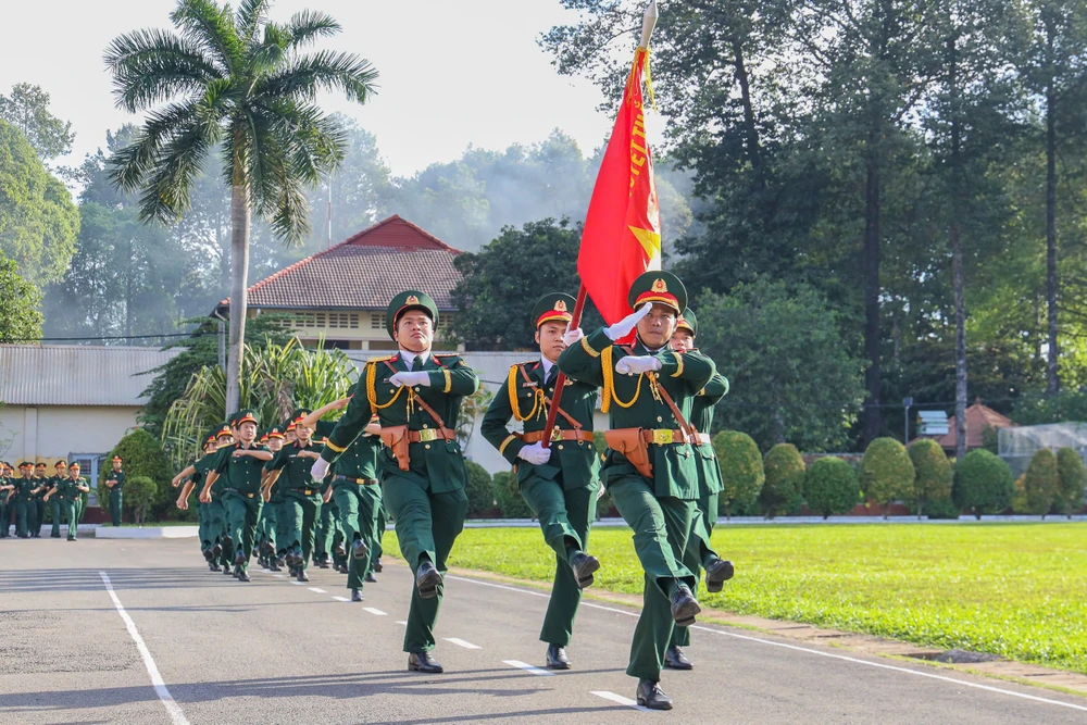 Cán bộ, chiến sĩ khối cơ quan Quân khu 7 ra quân huấn luyện năm 2025