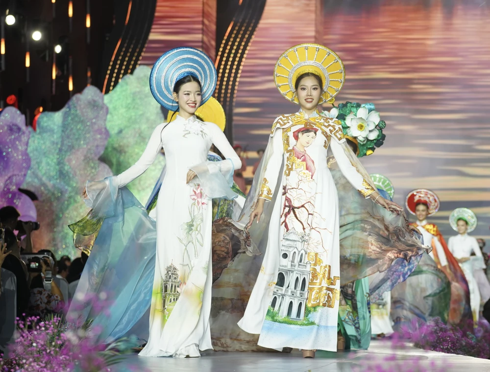 Le-hoi-ao-dai (1).JPG