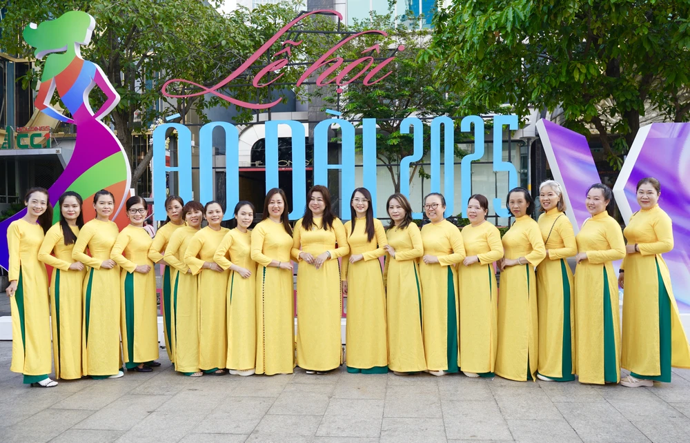 Dong-dien-Ao-dai (3).JPG