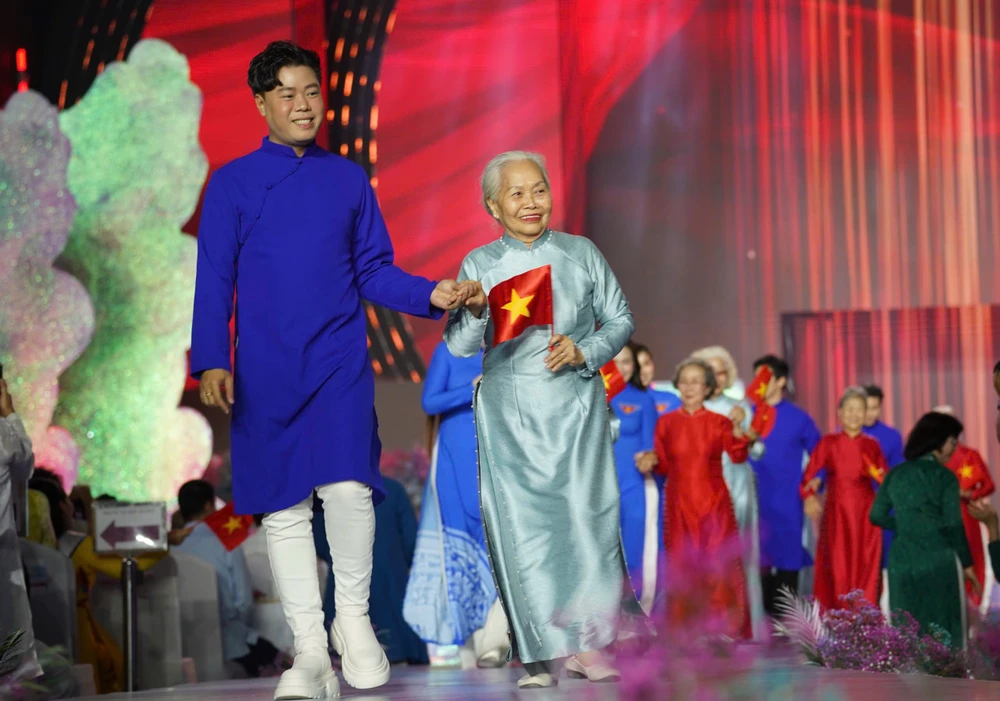 Le-hoi-ao-dai (4).jpg