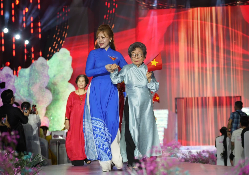 Le-hoi-ao-dai (5).jpg