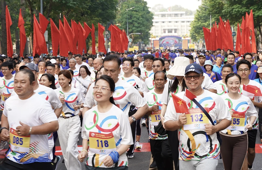Hơn 5.000 người tham gia Ngày chạy Olympic vì sức khỏe toàn dân ở TPHCM