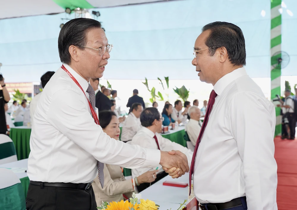 TP.HCM chính thức khởi công cầu đi bộ 1.000 tỷ bắt qua sông Sài Gòn