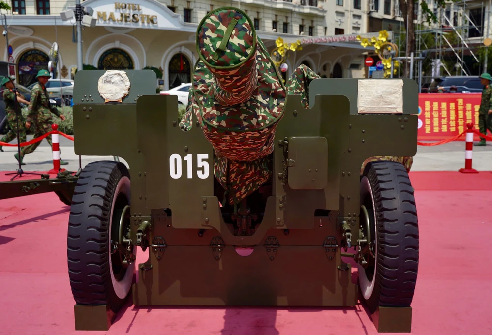 bến Bạch Đằng (1).jpg