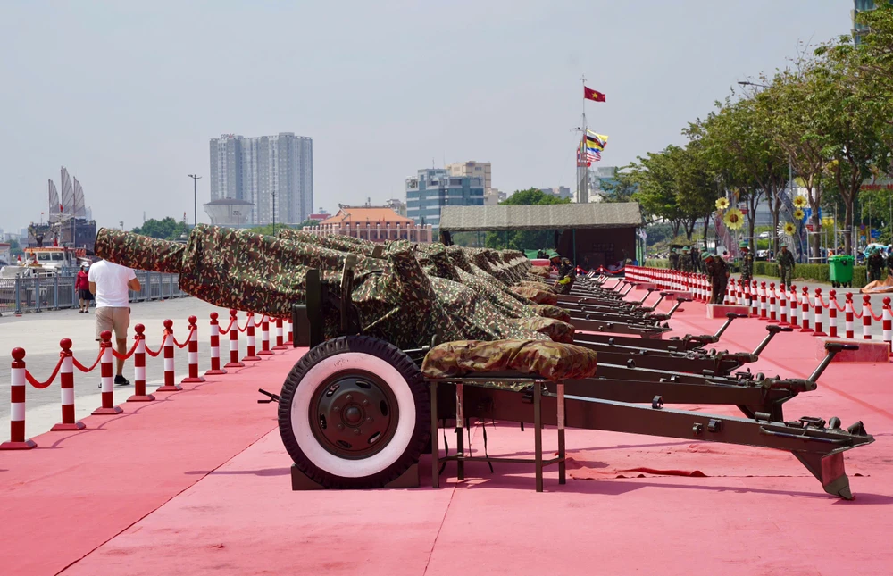 bến Bạch Đằng (2).jpg