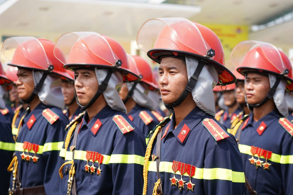 chiến sĩ khối đứng (2).jpg