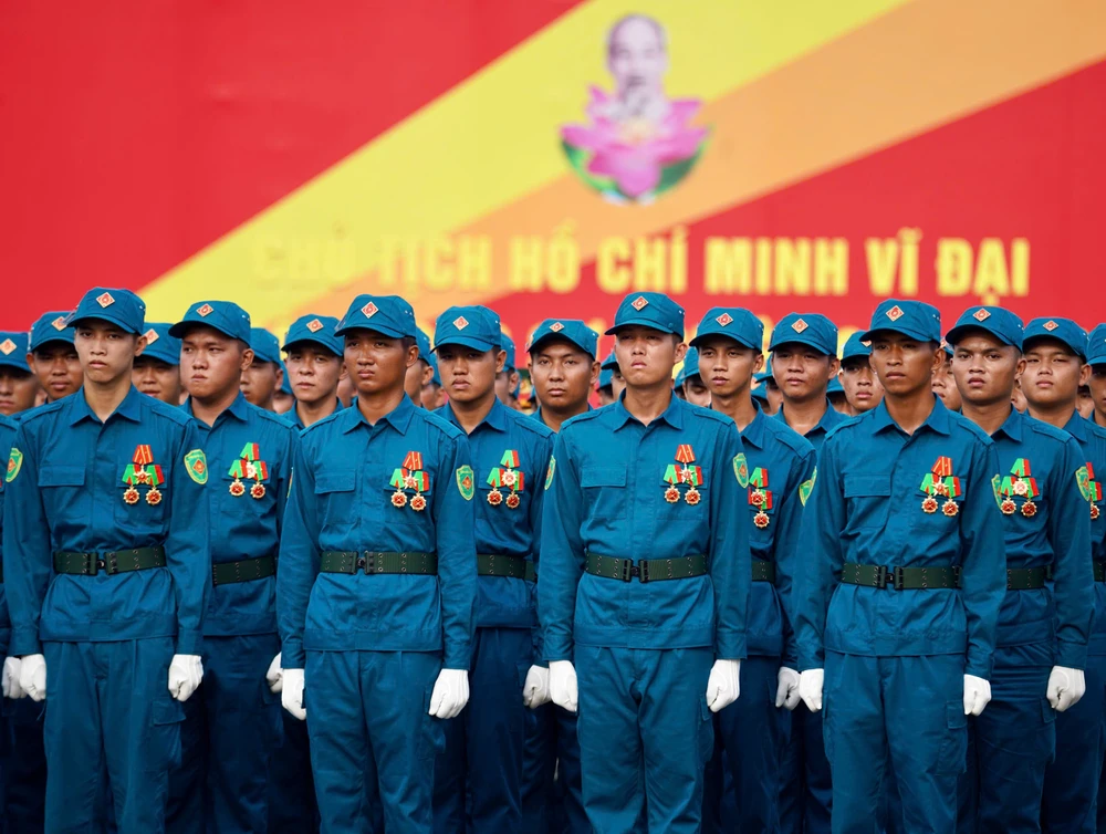 chiến sĩ khối đứng (4).jpg