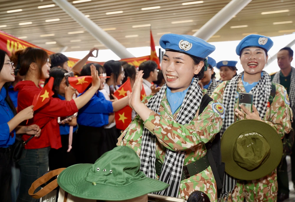 Chiến sĩ diễu binh (2).JPG