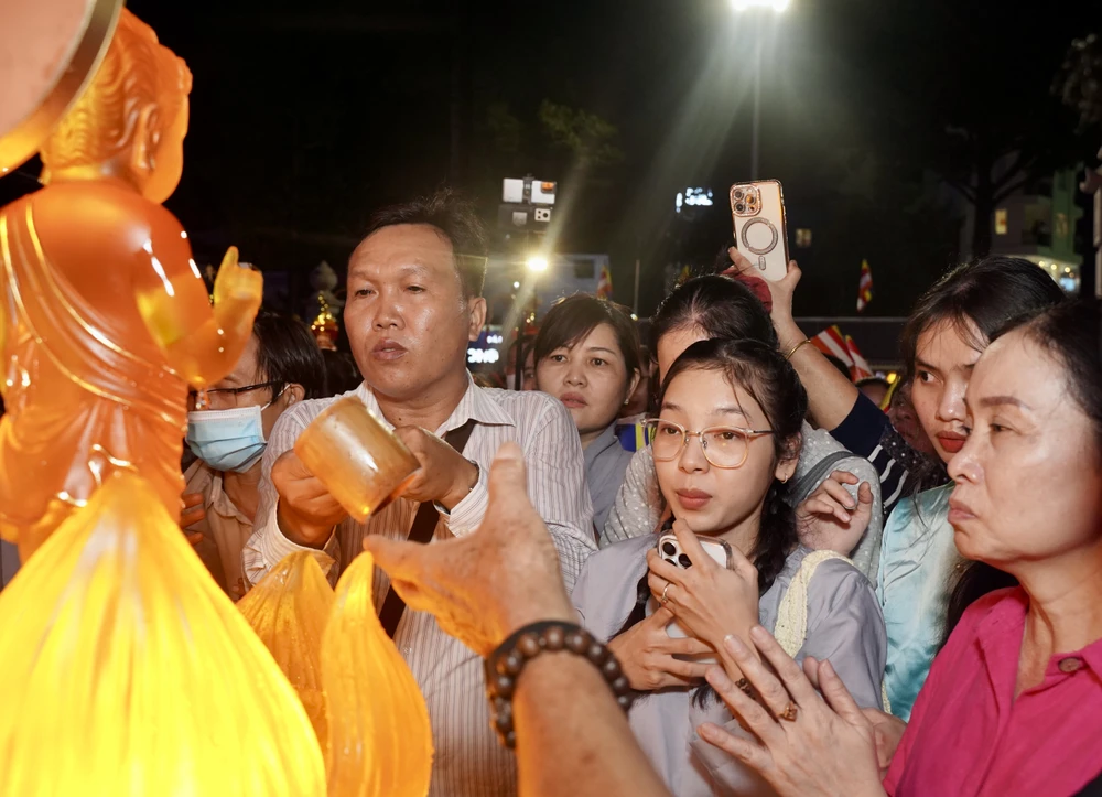 tôn tượng Đức Phật (20).JPG