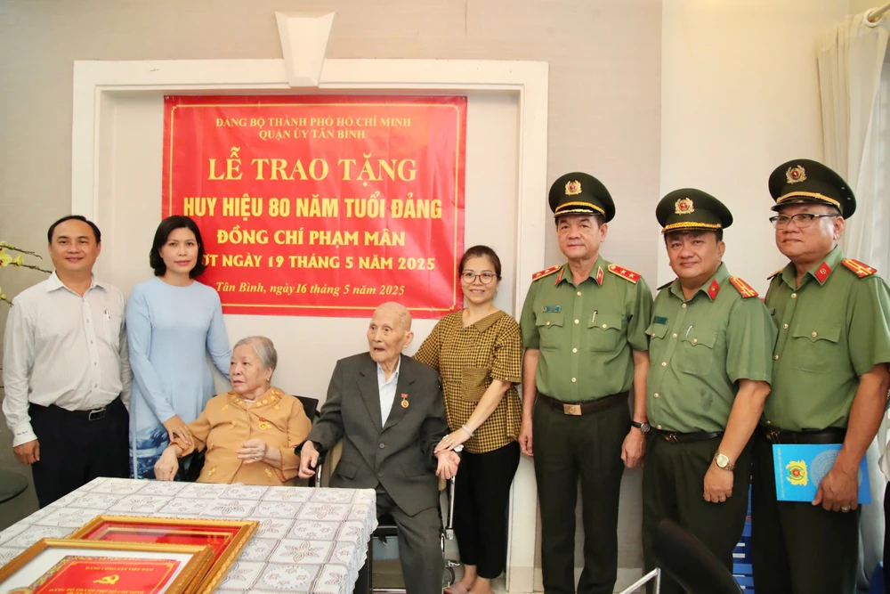 Công an TP.HCM (2).jpg