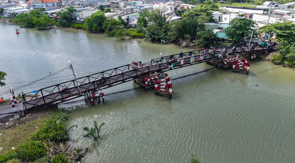 Cầu Rạch Tôm (2).jpg