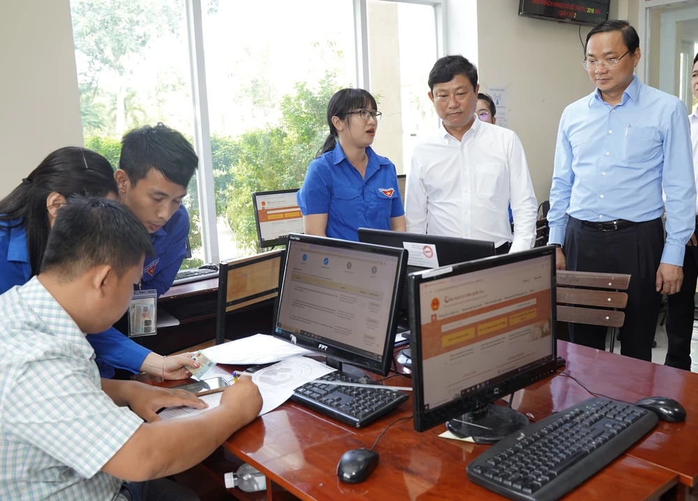 Trung tâm phục vụ hành chính công (1).JPG