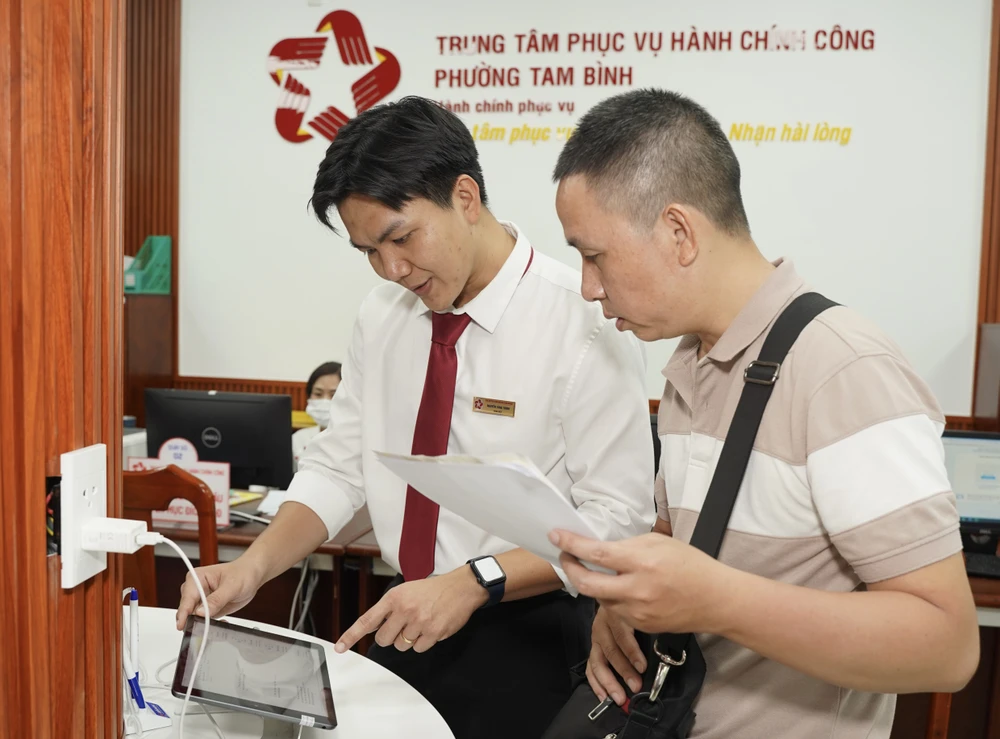 Trung tâm phục vụ hành chính công (16).JPG