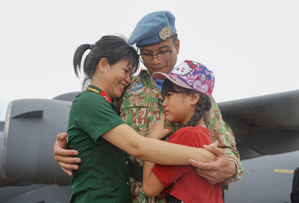 chiến sĩ mũ nồi xanh (2).jpg