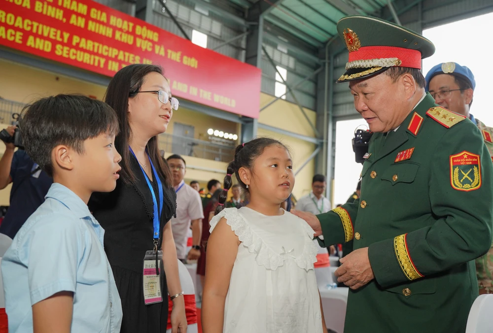 chiến sĩ mũ nồi xanh (21).jpg