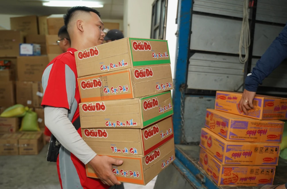 Hàng hóa cứu trợ (4).jpg