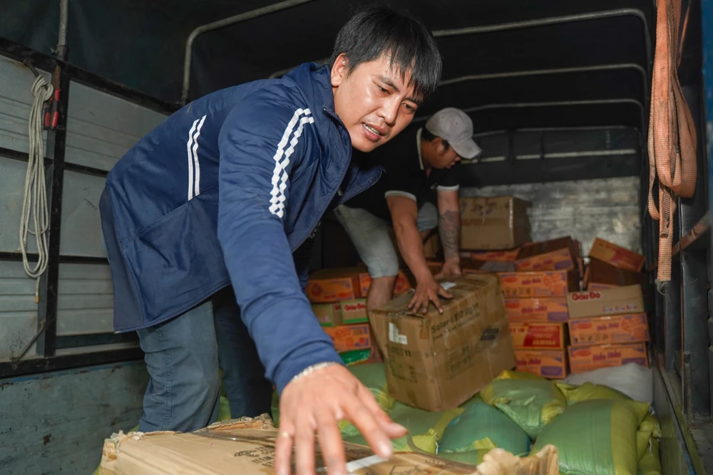 Hàng hóa cứu trợ (5).jpg