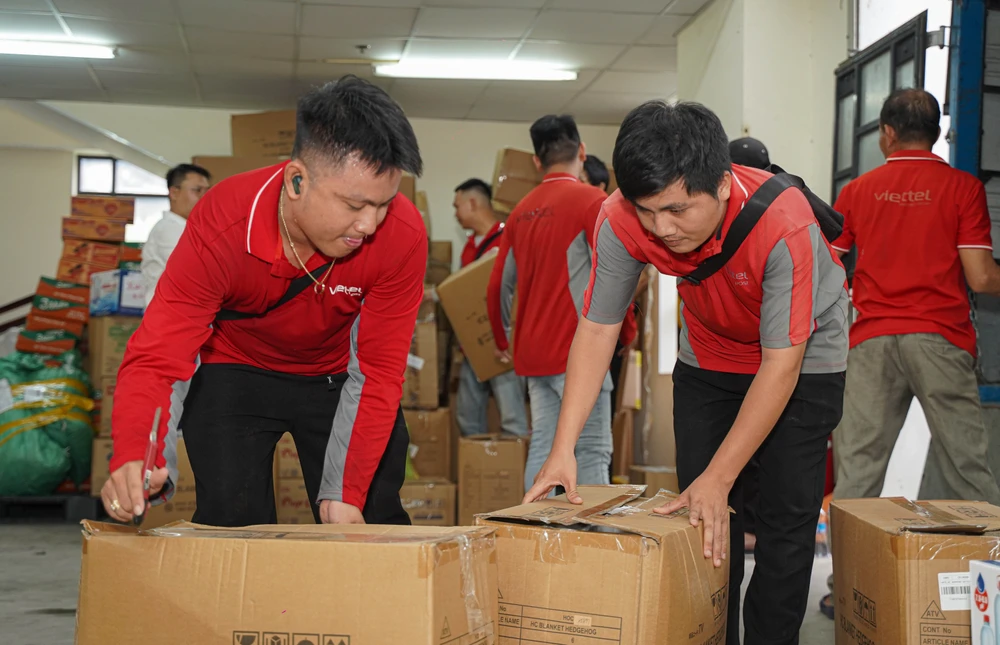 Hàng hóa cứu trợ (6).jpg