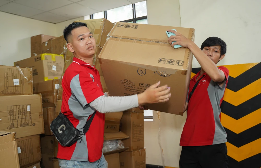 Hàng hóa cứu trợ (7).jpg