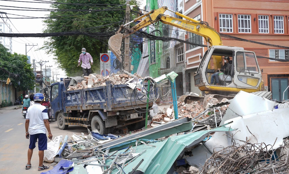 đường Nguyễn Khoái (10).jpg