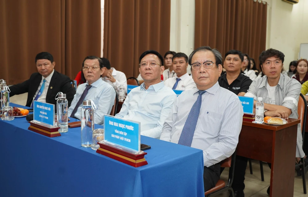 TP.HCM -SẮC MÀU MỚI MÙA 2 - THUẬN VĂN (10).jpg