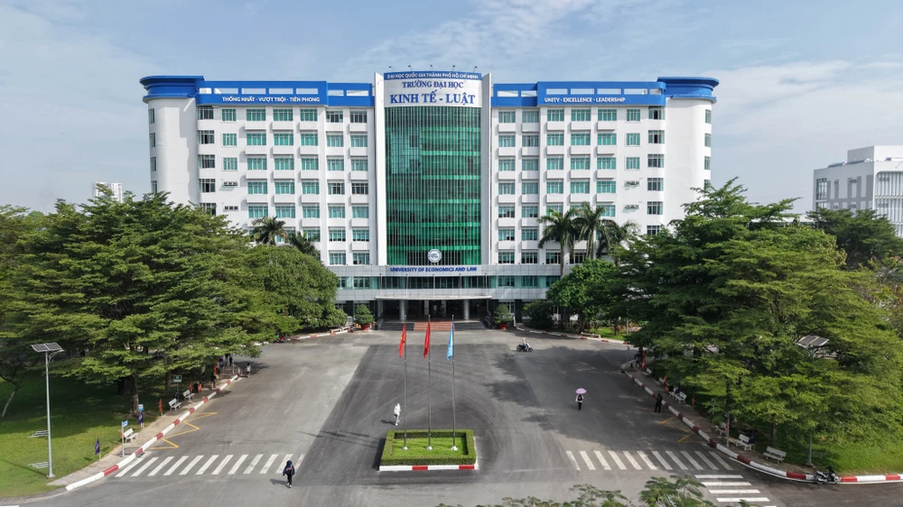 Trường Đại học Kinh tế - Luật (6).jpg