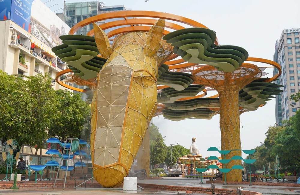 đường hoa Nguyễn Huệ (1).jpg