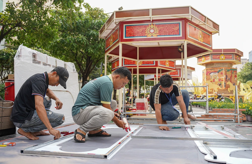 đường hoa Nguyễn Huệ (13).jpg