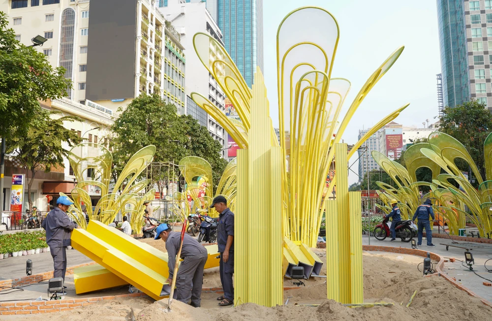 đường hoa Nguyễn Huệ (21).jpg