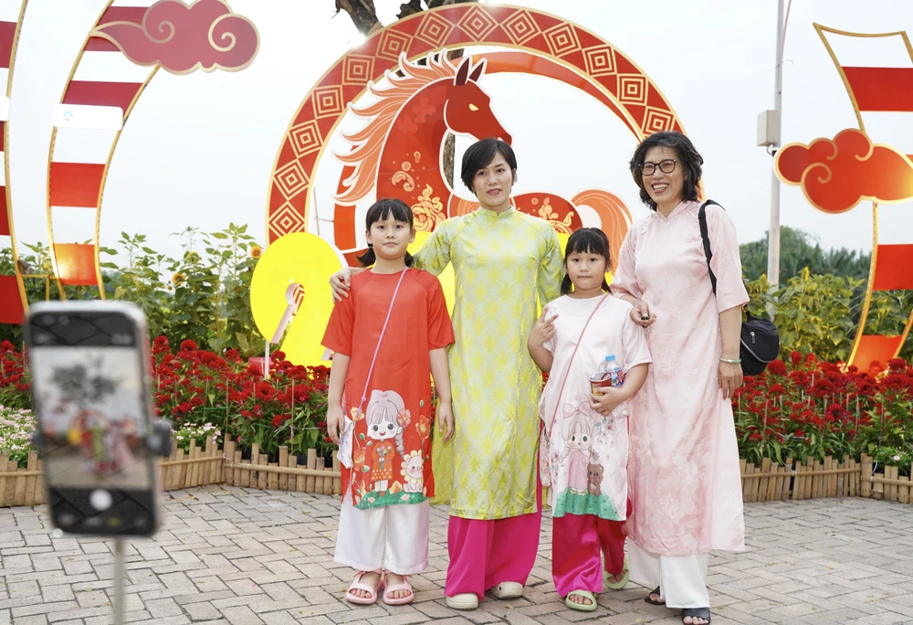 đường hoa Phú Mỹ Hưng (1).JPG