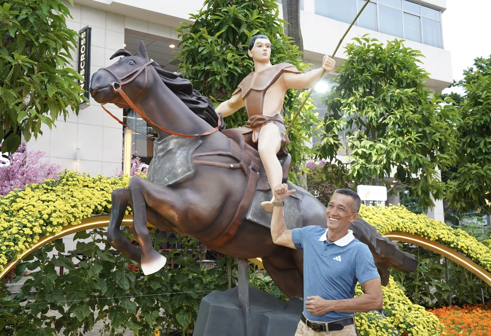 đường hoa Phú Mỹ Hưng (37).JPG