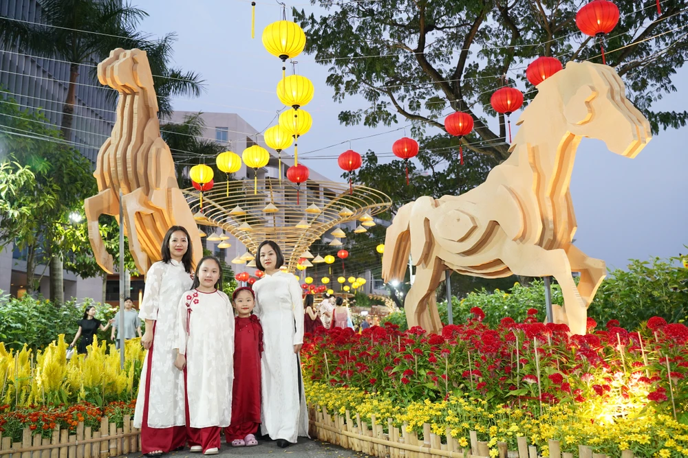 đường hoa Phú Mỹ Hưng (45).JPG