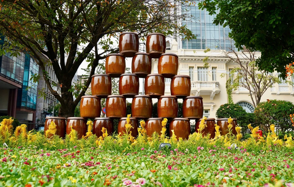 Đường hoa Nguyễn Huệ (17).jpg