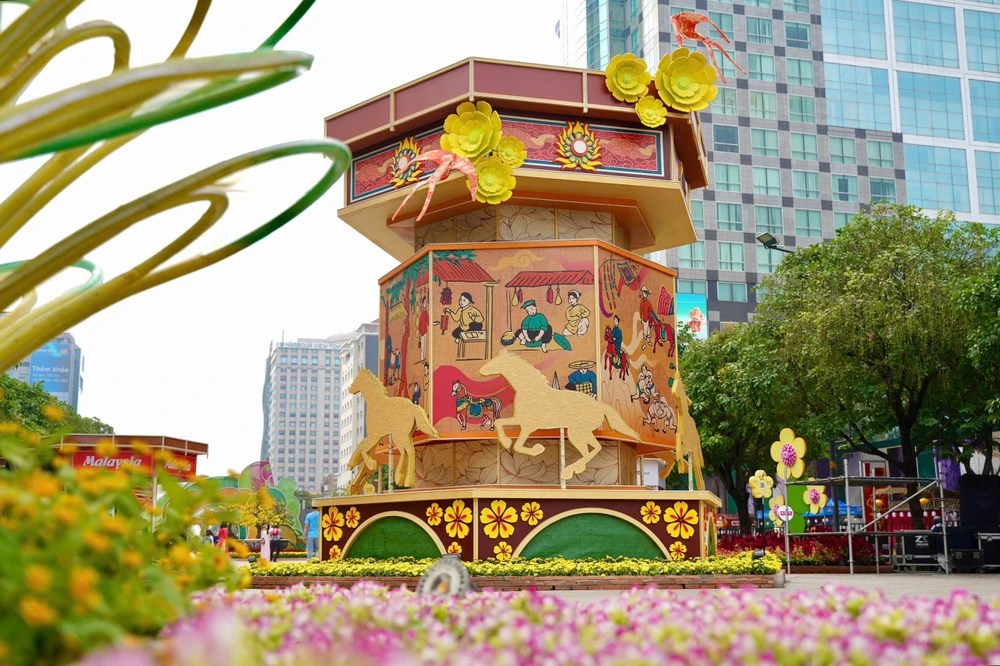 Đường hoa Nguyễn Huệ (3).jpg