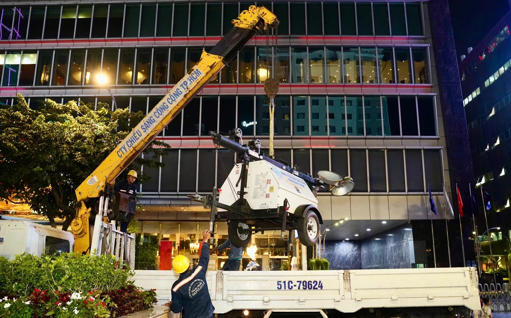 đường hoa Nguyễn Huệ (10).jpg