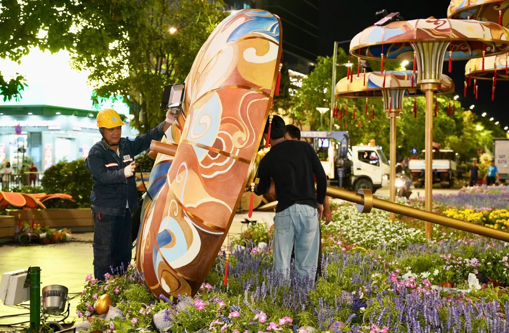 đường hoa Nguyễn Huệ (11).jpg