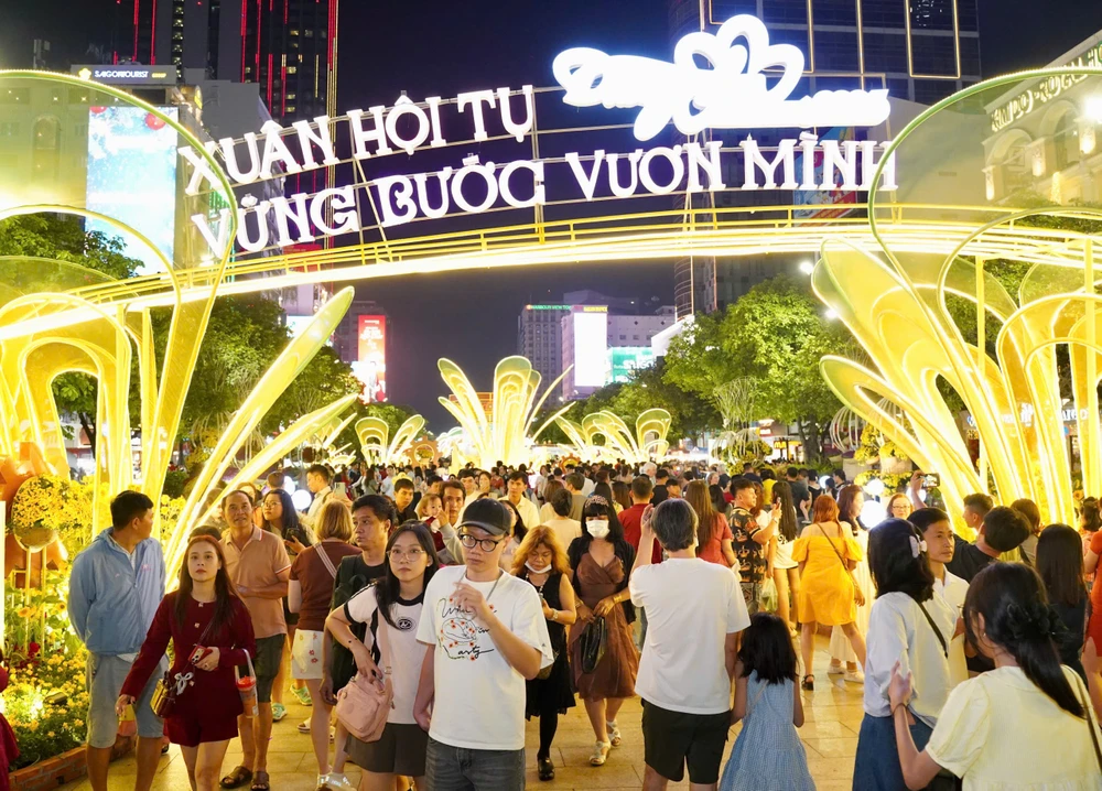 đường hoa Nguyễn Huệ (9).jpg