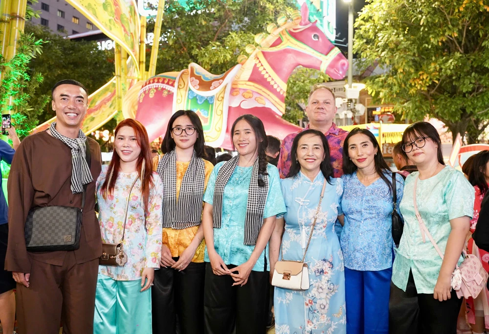 Tết Bính Ngọ (1).jpg