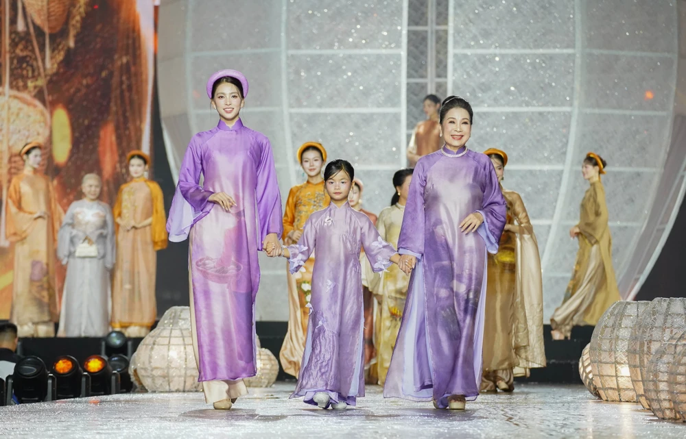 Lễ hội áo dài (2).jpg