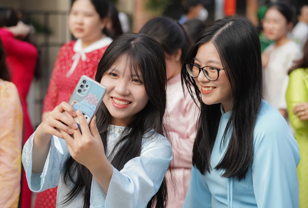 đồng diễn áo dài (9).jpg