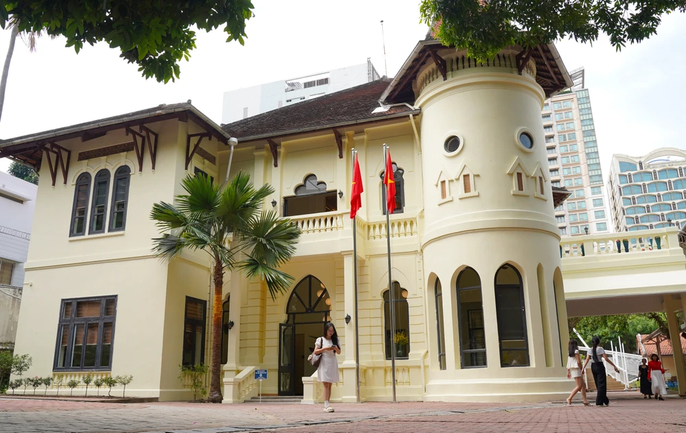 Nhà Văn hóa Thanh niên TP.HCM (20).jpg