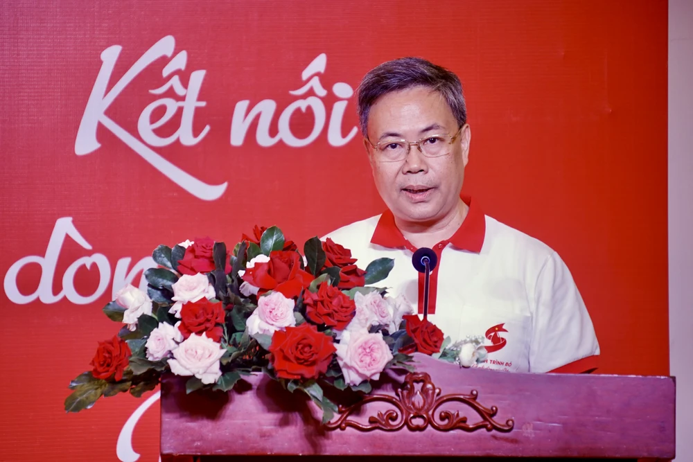 Hành trình đỏ (2).jpg